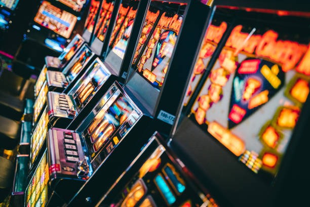 Crazy Time wheel gameplay with live dealer interface on gintoto